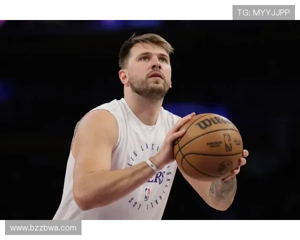 詹姆斯率湖人逆袭勇士迎来季后赛生死战 东契奇独得40分力压掘金再获MVP